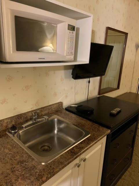 Redwood Motor Inn Brandon Buitenkant foto