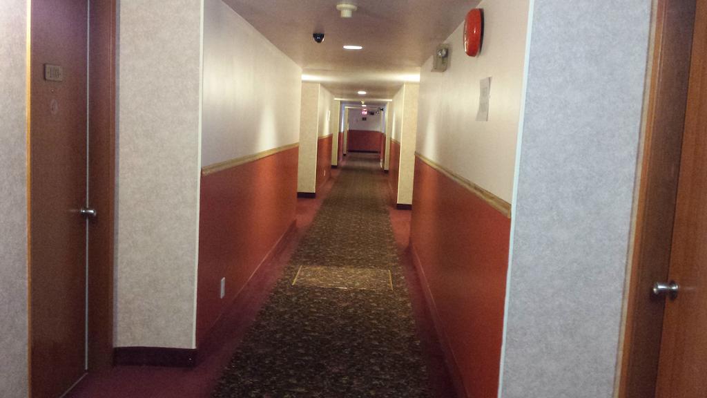 Redwood Motor Inn Brandon Buitenkant foto