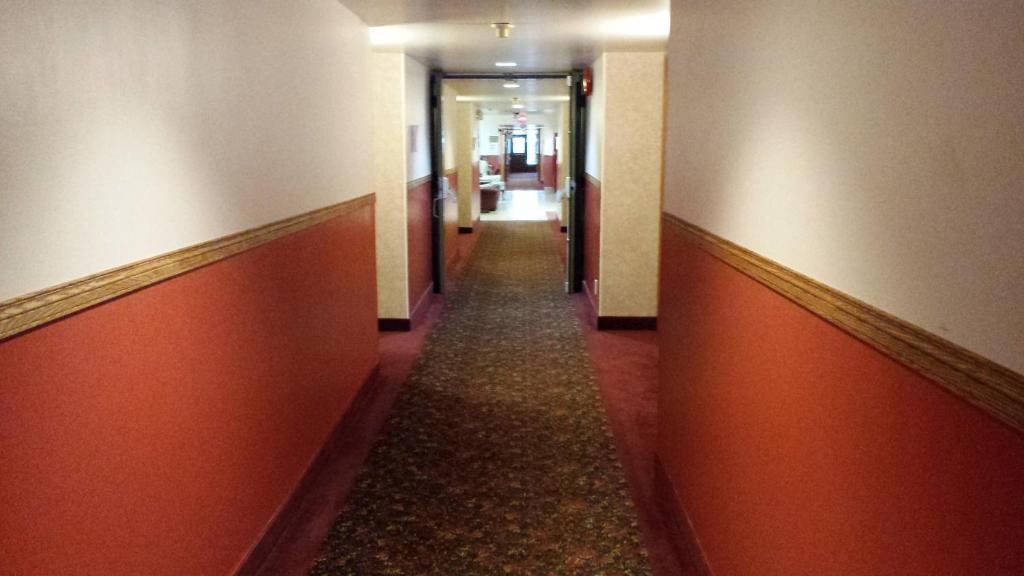 Redwood Motor Inn Brandon Buitenkant foto