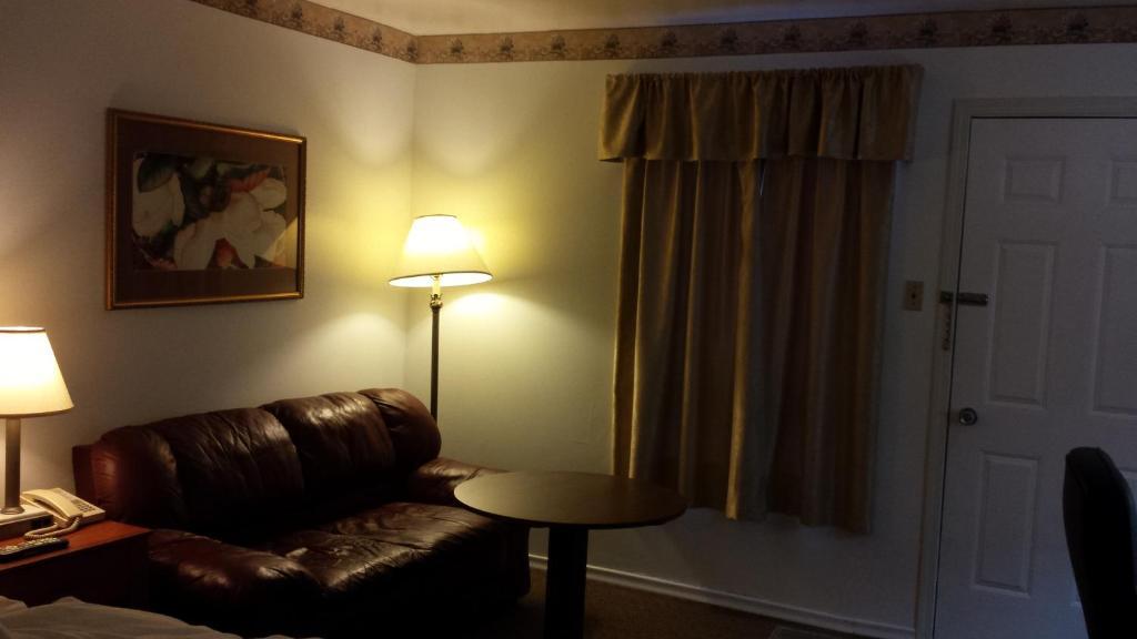 Redwood Motor Inn Brandon Buitenkant foto