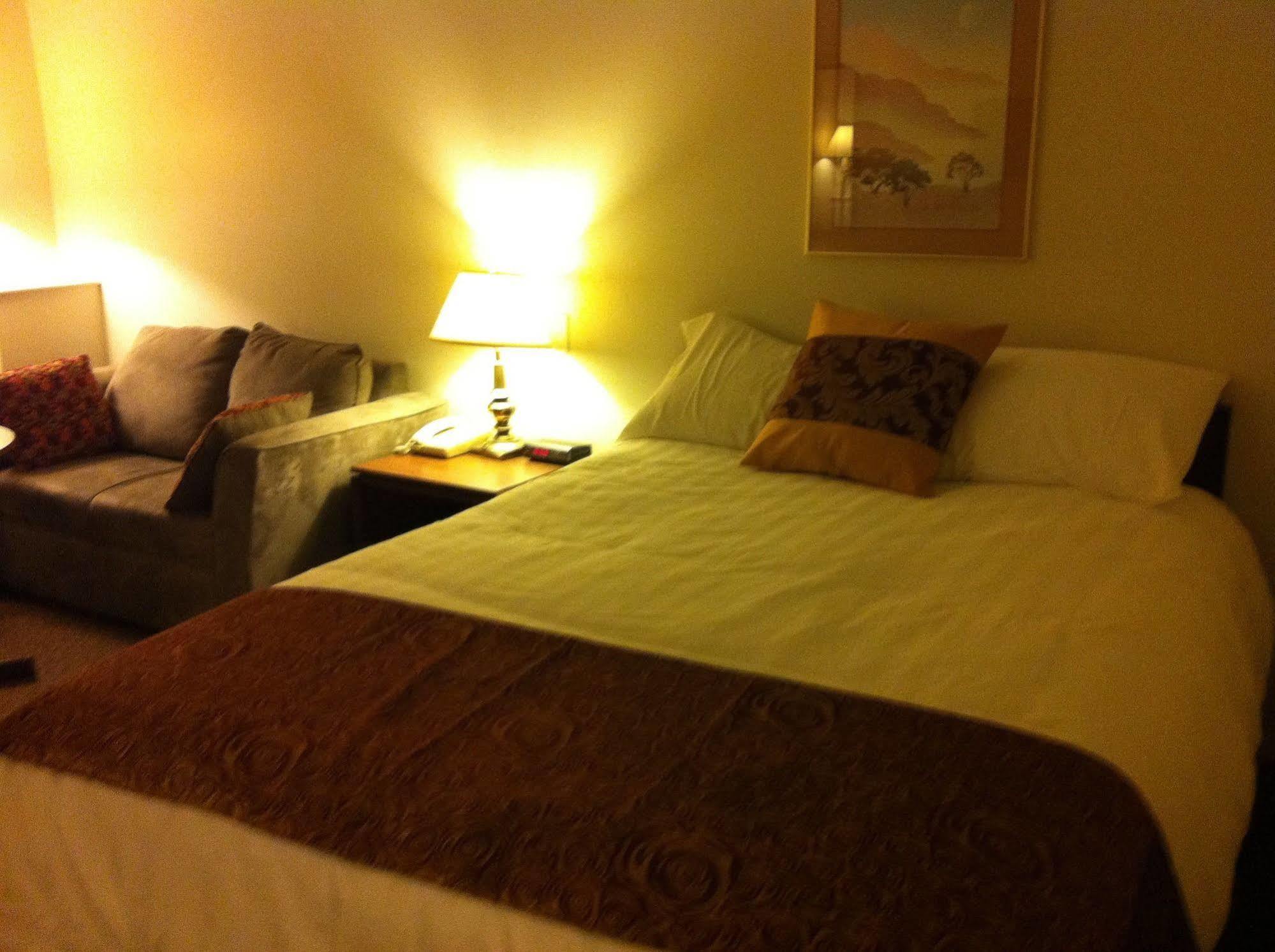 Redwood Motor Inn Brandon Buitenkant foto