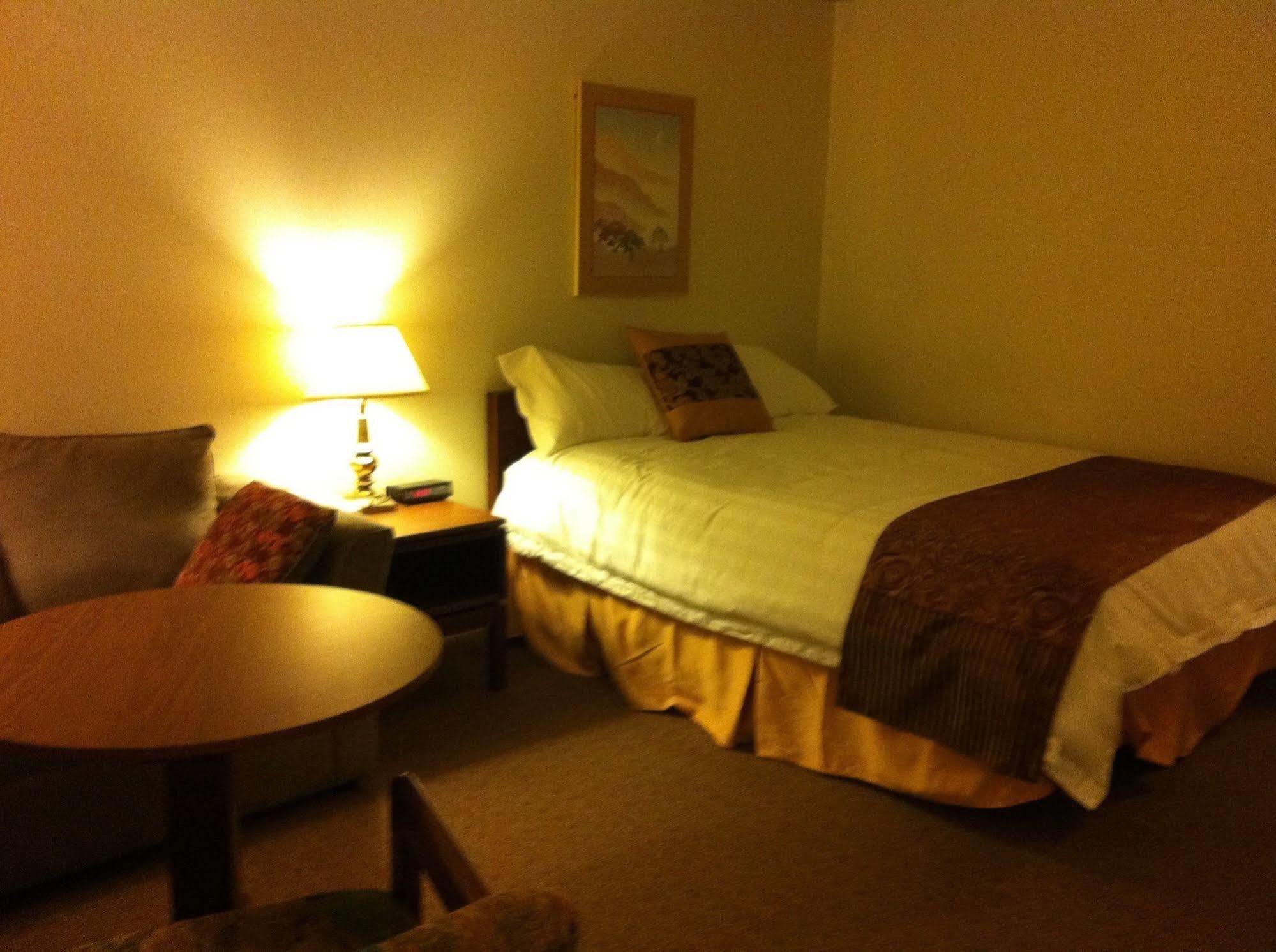 Redwood Motor Inn Brandon Buitenkant foto